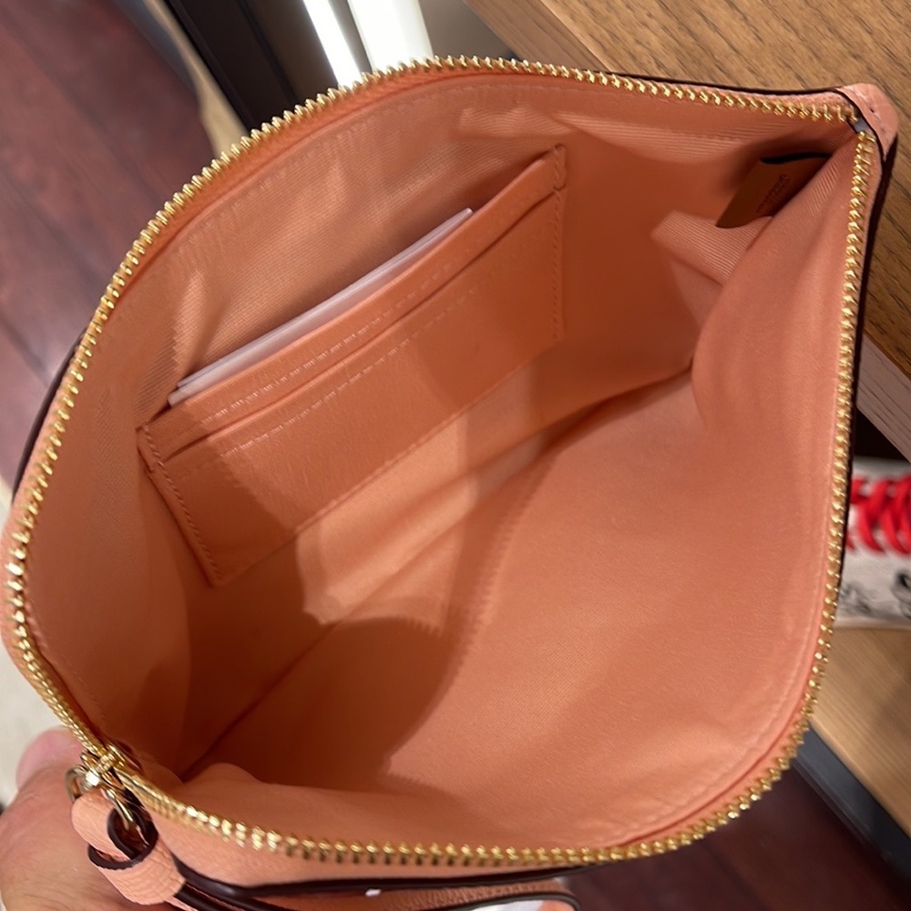Coach Large Corner Zip Wristlet
IM/Faded Blush - Picture 5 of 16